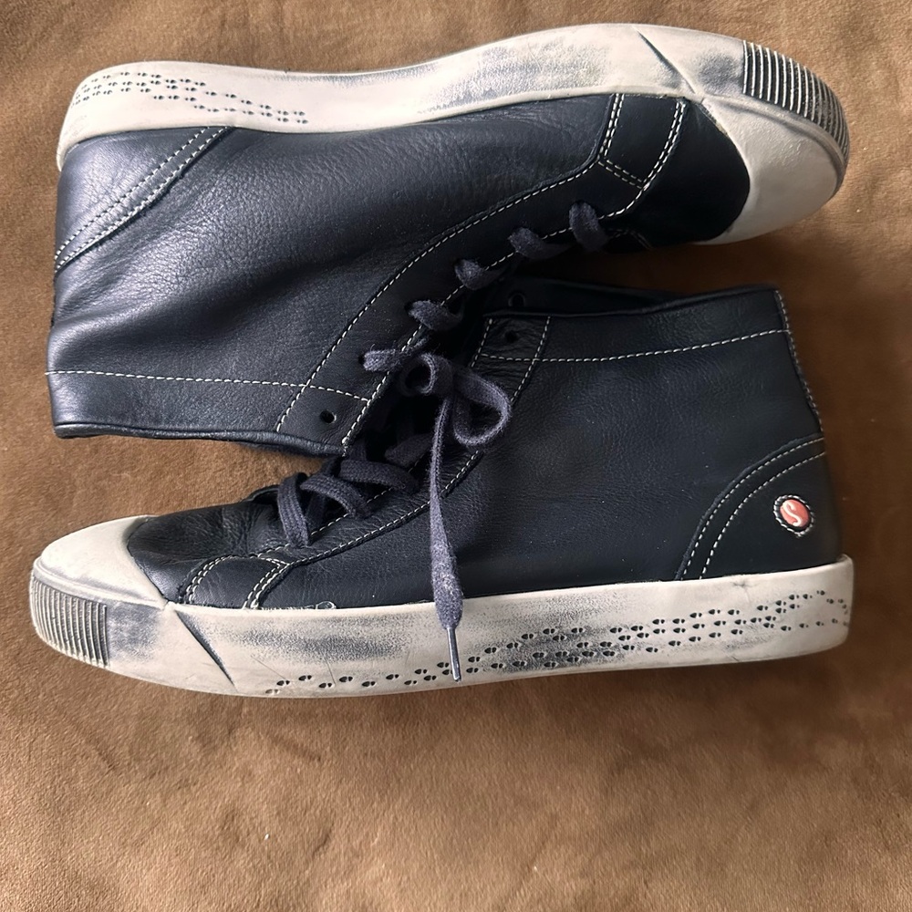 Stylish Black Distressed Women's Sneakers
